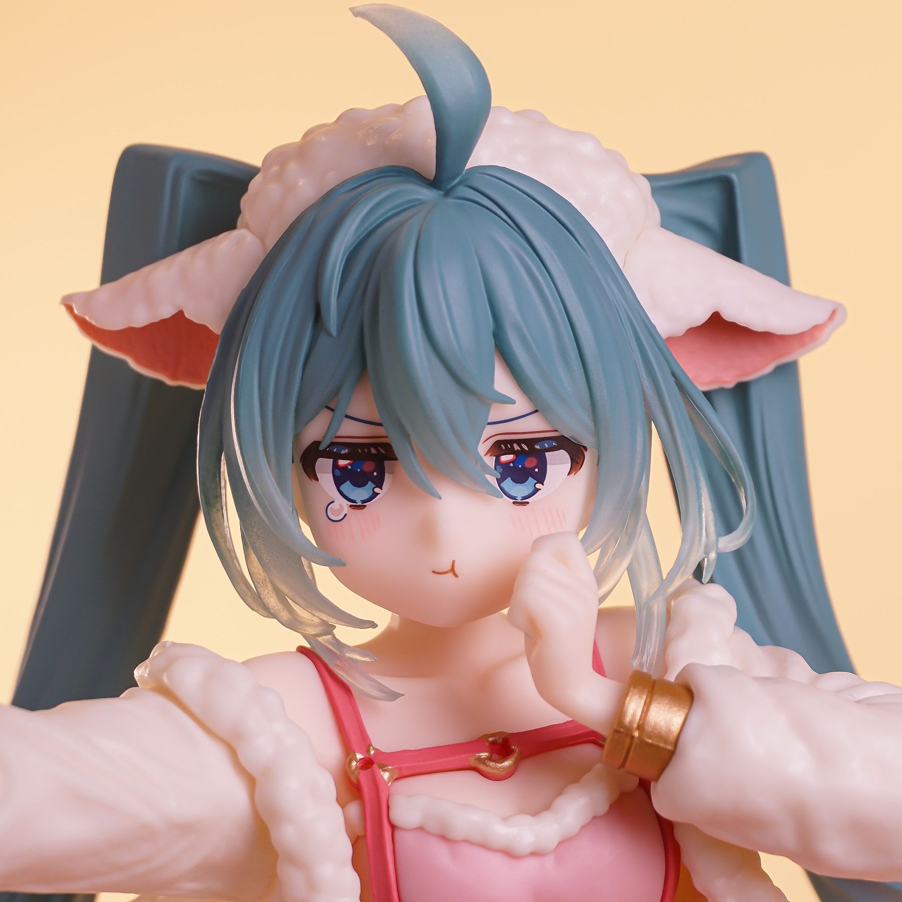 Hatsune Miku - Vocaloid (Ookami to Shichihiki no Koyagi (Wonderland Series) ver.)