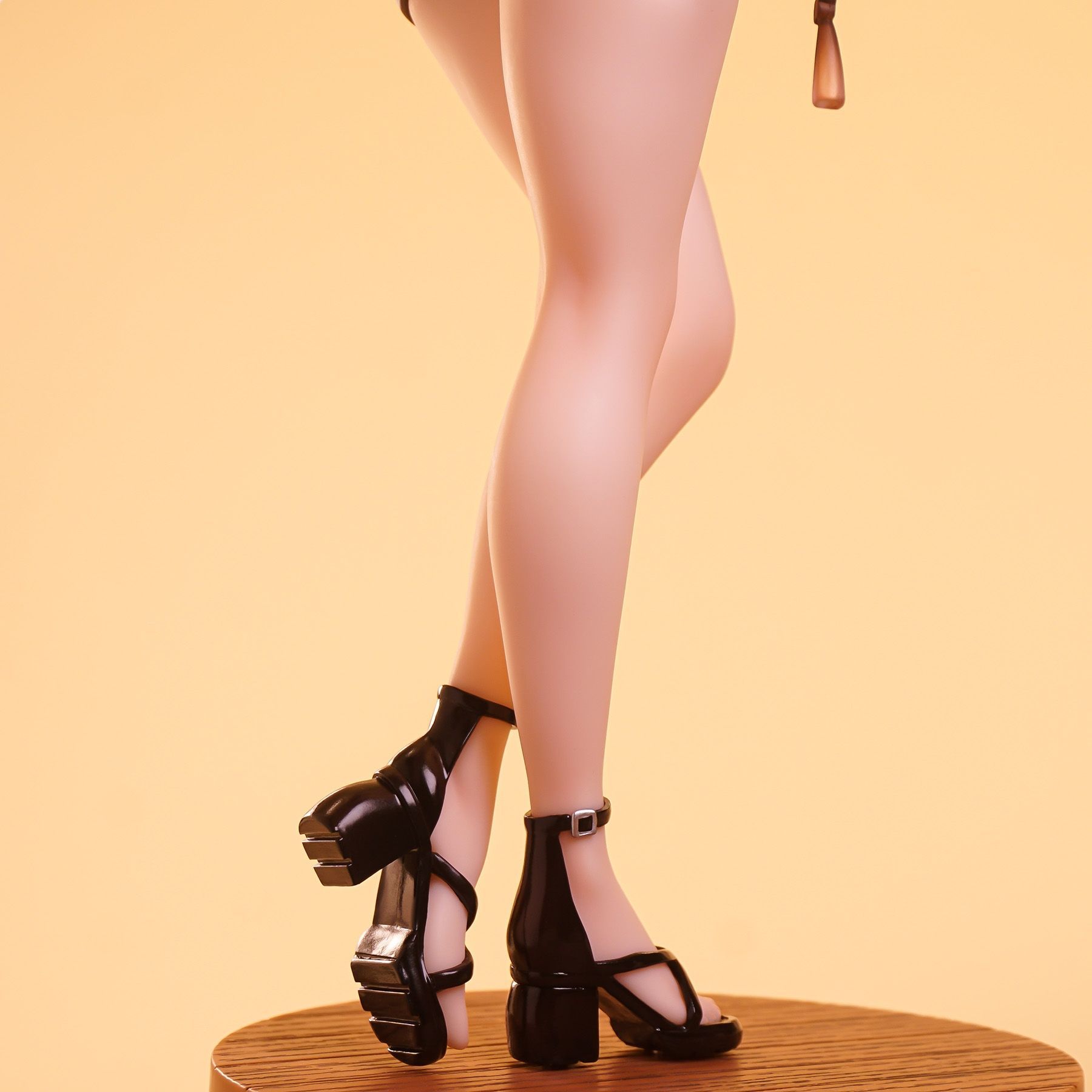 Cynthia - Original Character (Wine Waiter Girl (Shiny Series) Scale 1/6 ver.)