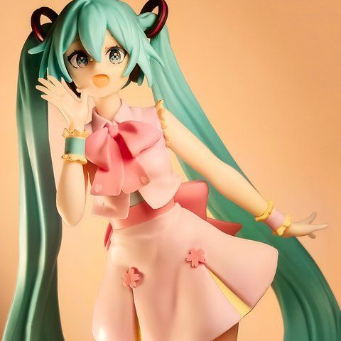 Hatsune Miku - Vocaloid (-spring- Omutatsu (Luminasta) ver.)