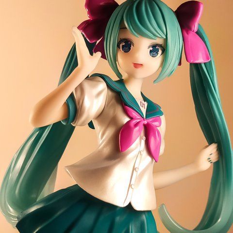 Hatsune Miku - Vocaloid (16th Anniversary KEI (Luminasta) ver.)