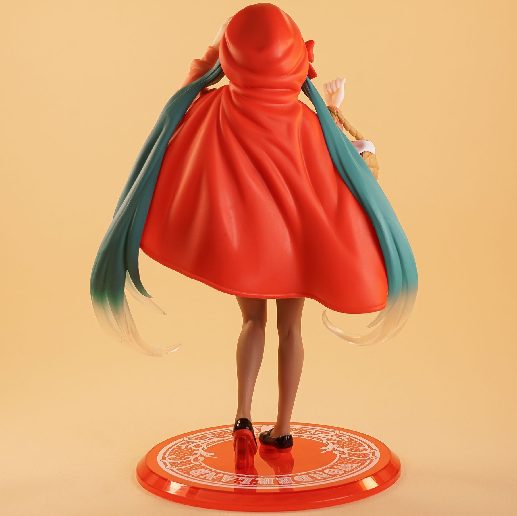 Фигурка Hatsune Miku - Vocaloid (Red Riding Hood (Wonderland Series) ver.)